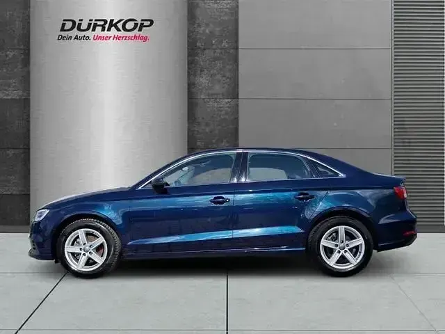 Gebraucht Audi A3 Comfort 116 PS (85 kW) 2018 Blau Limousine