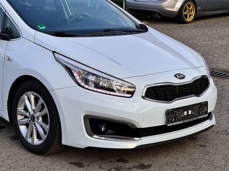 Gebraucht Kia Ceed 136 PS (100 kW) 2016 Weiß Kleinwagen