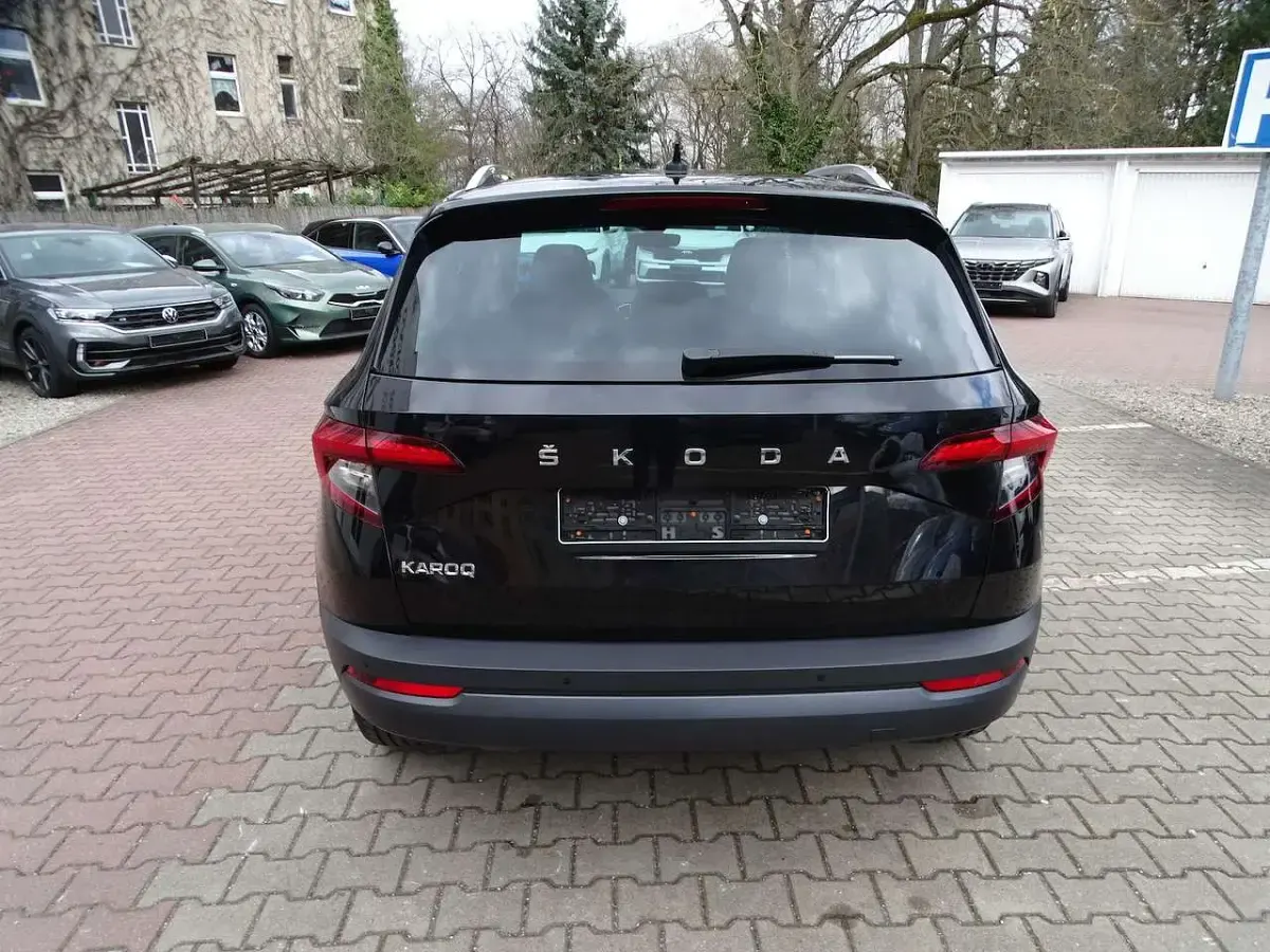 Gebraucht Skoda Karoq 150 PS (110 kW) 2021 Schwarz SUV