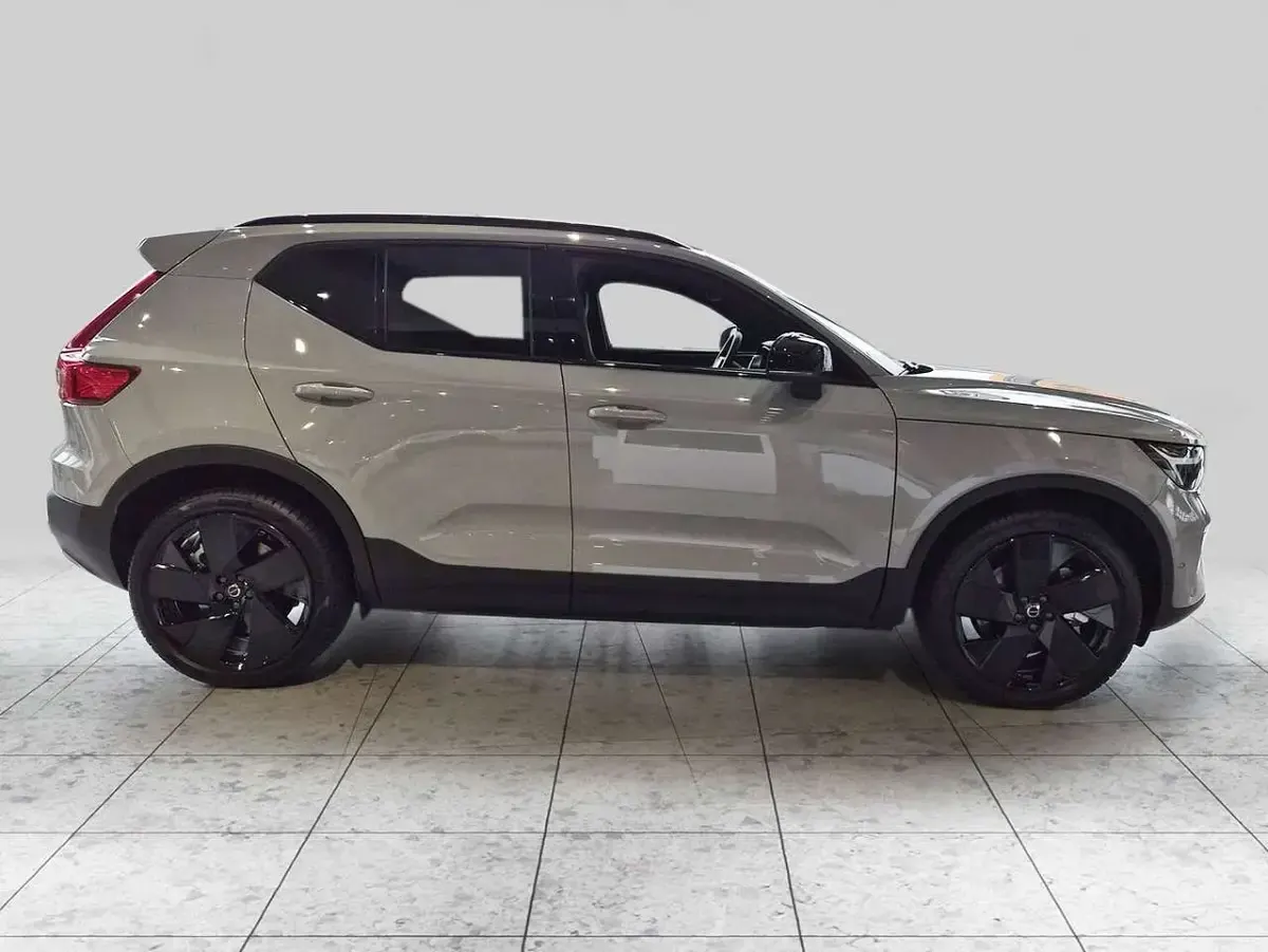 Neu Volvo EX40 Plus 185 kW (252 PS) 2025 Vapour grey SUV