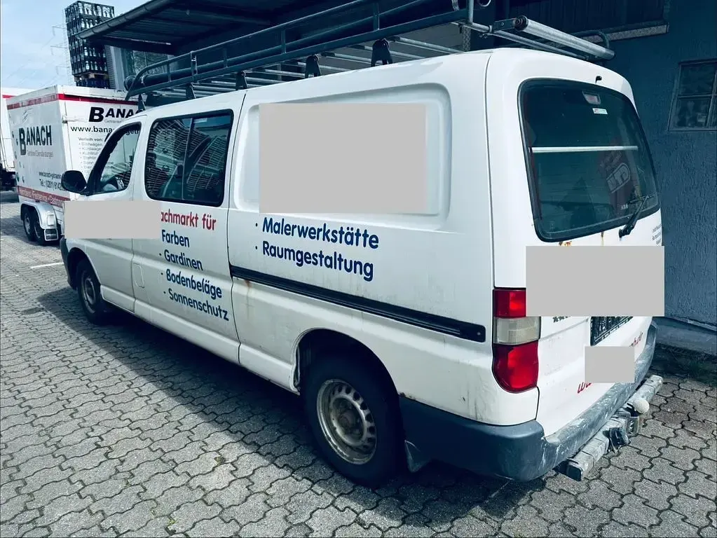 Gebraucht Toyota HiAce 117 PS (86 kW) 2007 Weiß Van