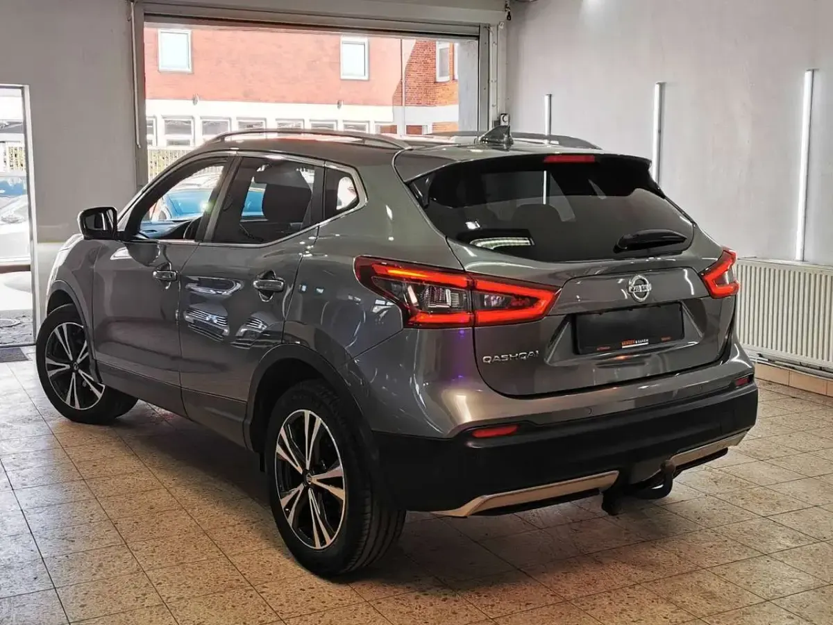 Gebraucht Nissan Qashqai N-Connecta 131 PS (96 kW) 2017 Grau SUV