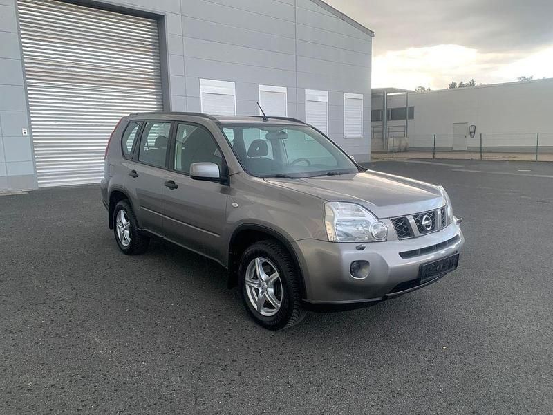 Grau Gebraucht 2009 Nissan X-Trail XE SUV | 8.200 € (Fairer Preis) - Bild 1/4