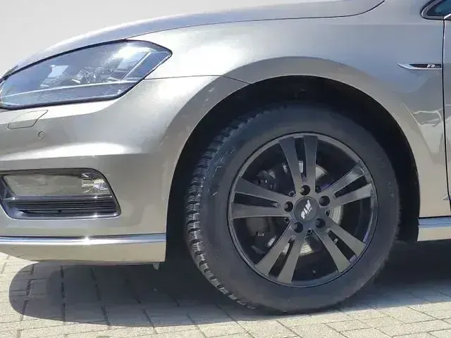 Gebraucht VW Golf VII 125 PS (91 kW) 2016 Grau Limousine