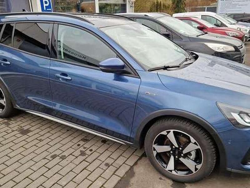 Gebraucht Ford Focus Active X 155 PS (114 kW) 2025 Blau Kombi