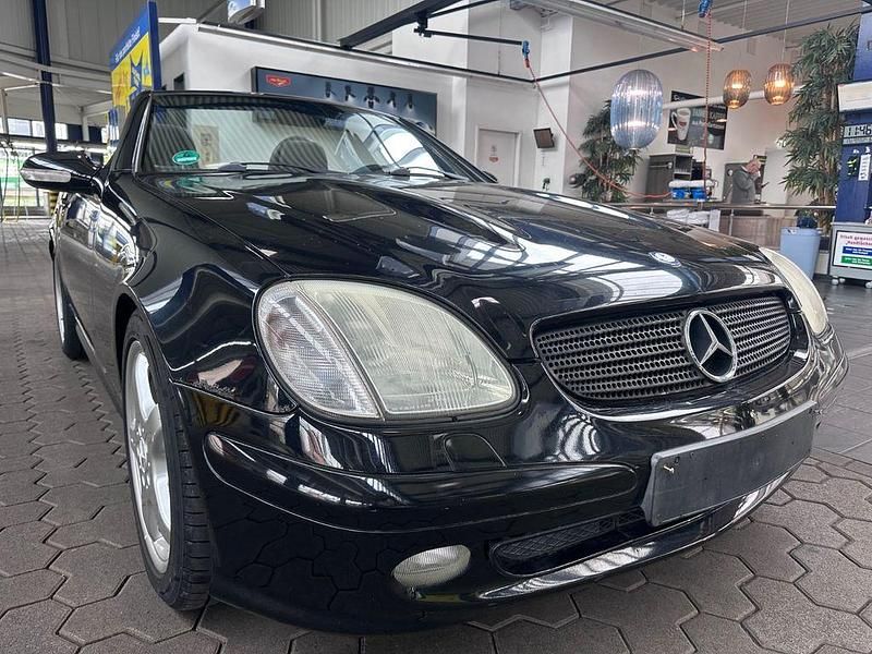 Schwarz Gebraucht 2001 Mercedes SLK230 Edition Cabrio | 4.599 € (Fairer Preis) - Bild 1/4