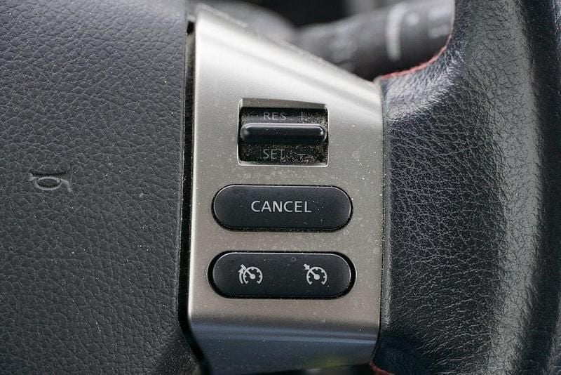 Second-hand Nissan Note Acenta 88 CP (64 kW) 2011 Gri Hatchback