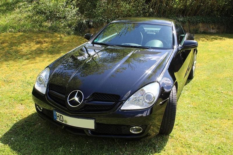 Gebraucht Mercedes SLK350 305 PS (224 kW) 2010 Schwarz Cabrio