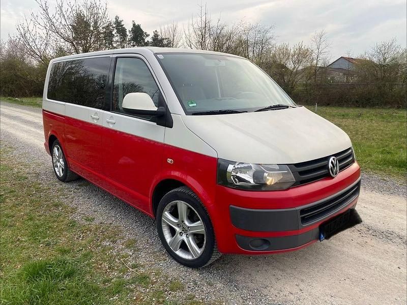Gebraucht VW Transporter 102 PS (75 kW) 2013 Rot Van