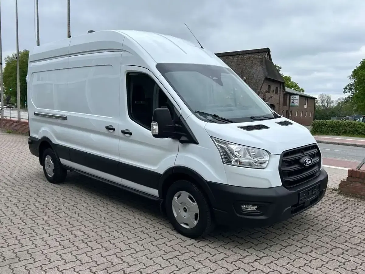 Używany Ford Transit Trend 131 KM (96 kW) 2025 Biały Minivan