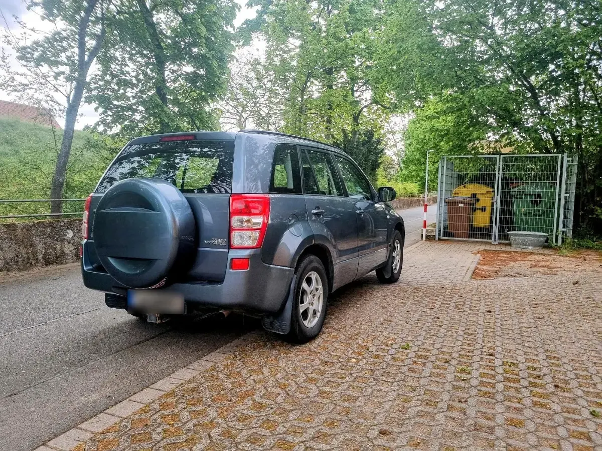 Usado Suzuki Grand Vitara 129 HP (94 kW) 2006 Cinzento SUV