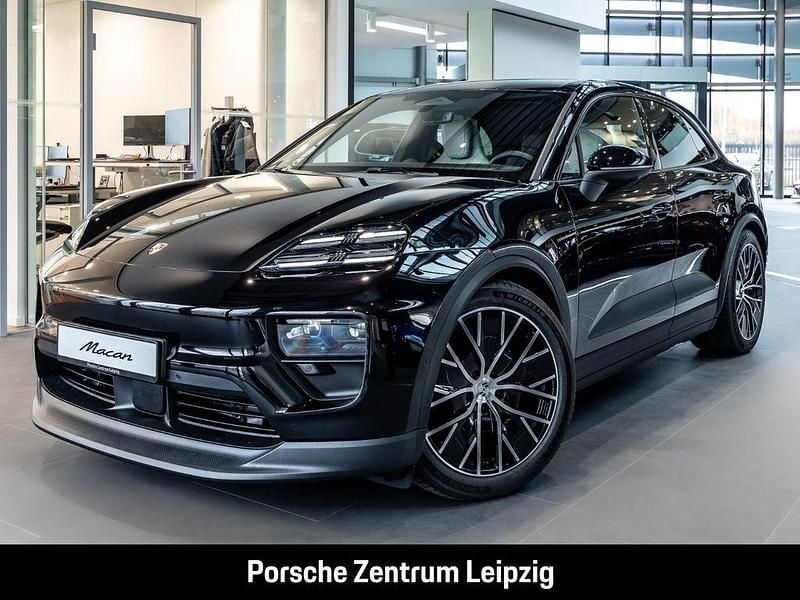 Tiefschwarzmetallic Neu 2025 Porsche Macan SUV | 92.858 € (Superpreis) - Bild 1/4