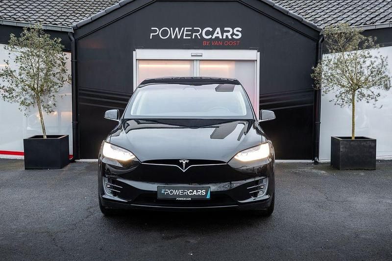 Second-hand Tesla Model X 244 kW (332 CP) 2017 Negru SUV