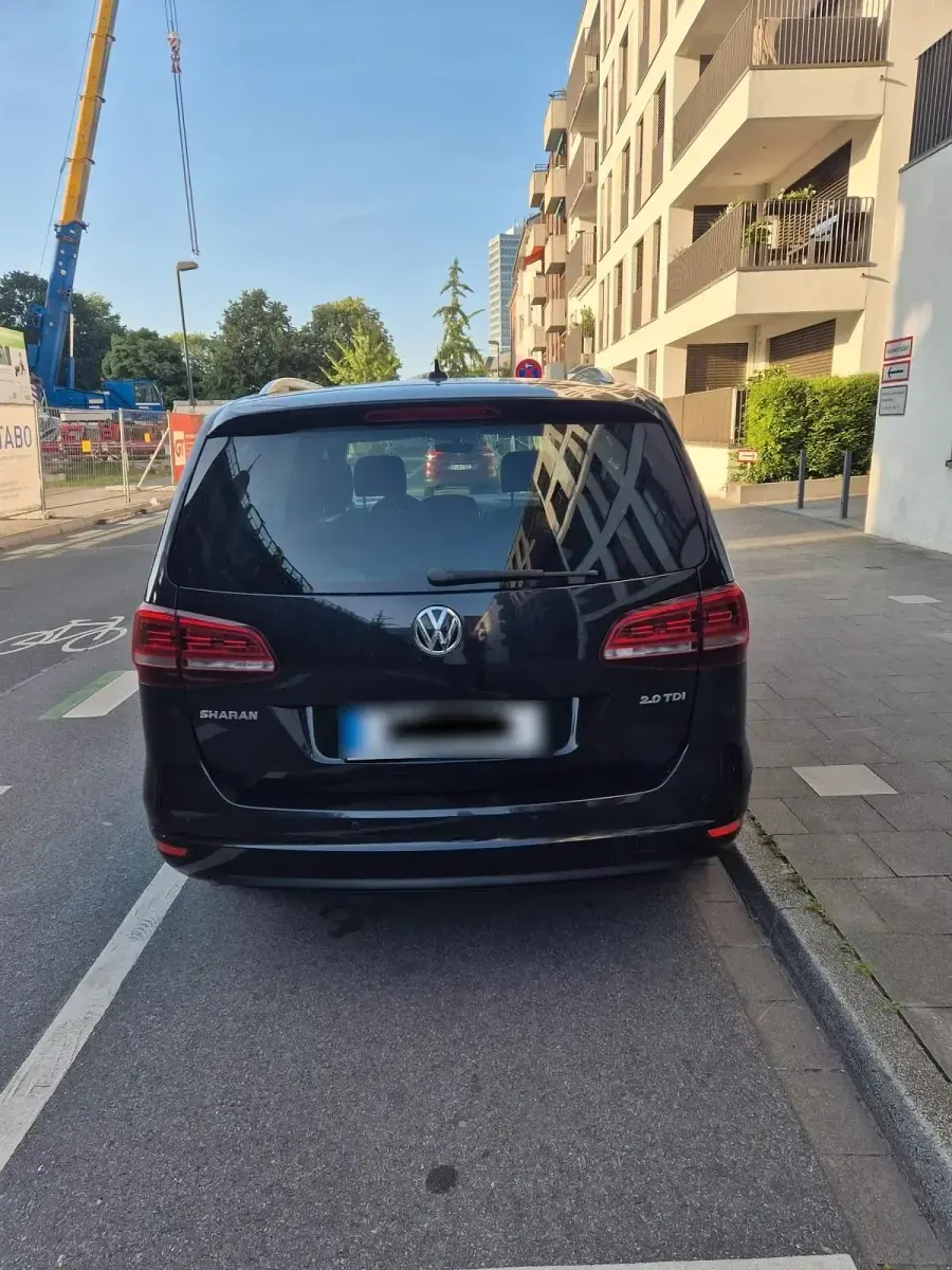 Gebraucht VW Sharan Allstar 150 PS (110 kW) 2016 Schwarz Van / Kleinbus