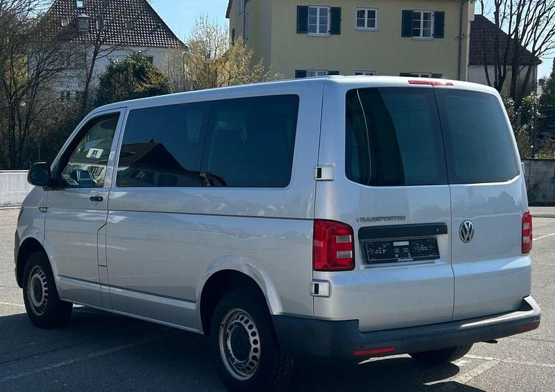 Gebraucht VW Transporter 102 PS (75 kW) 2019 Silber Van