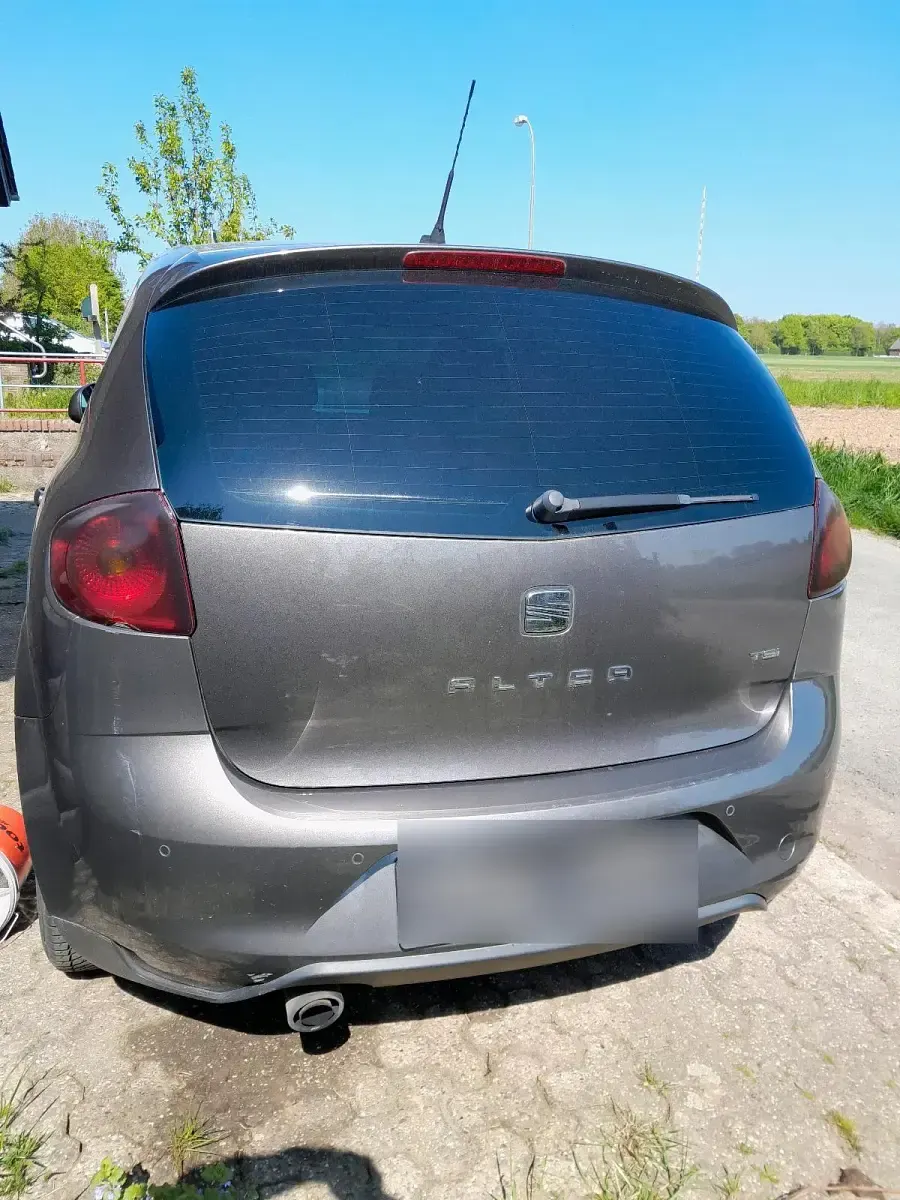 Używany Seat Altea 104 KM (76 kW) 2014 Szary Sedan/Limuzyna