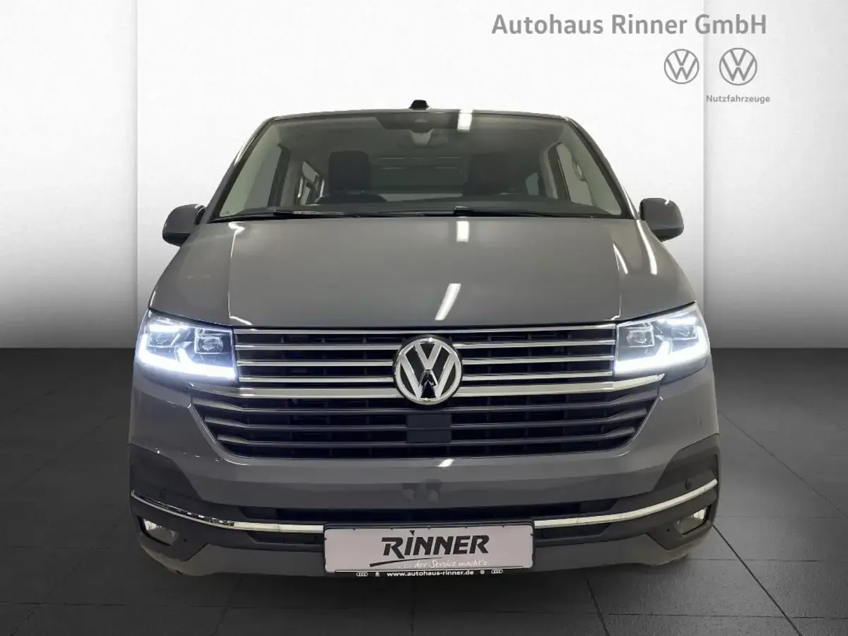 Second-hand VW Multivan Generation Six 150 CP (110 kW) 2022 Monovolum