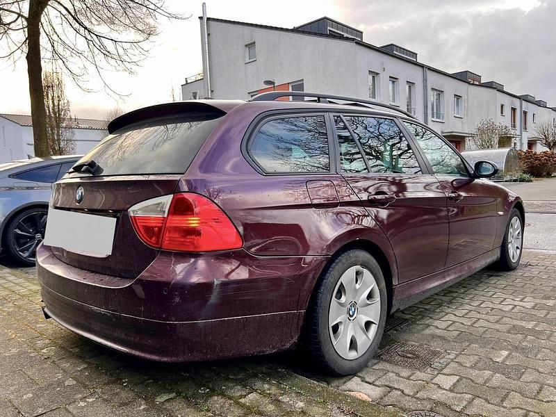 Gebraucht BMW 318 143 PS (105 kW) 2008 Violet Kombi