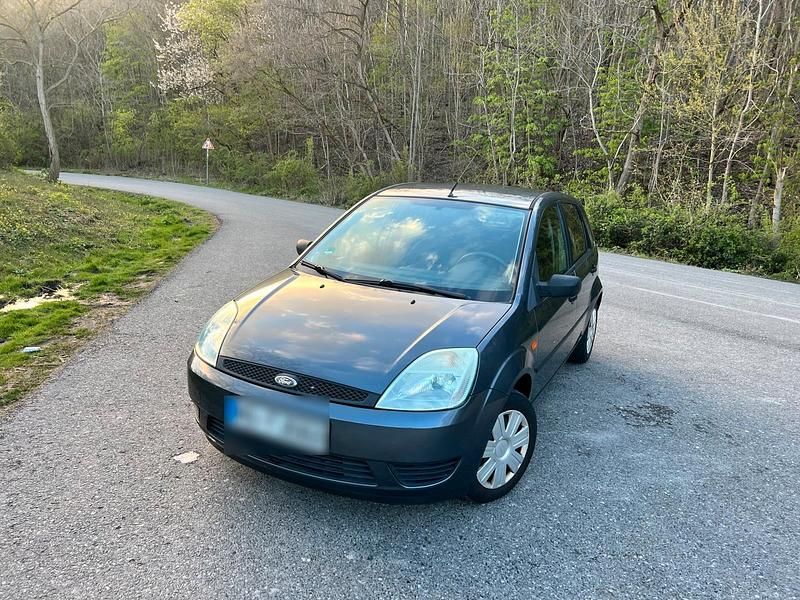 Gebraucht Ford Fiesta 101 PS (74 kW) 2005 Grau Kleinwagen