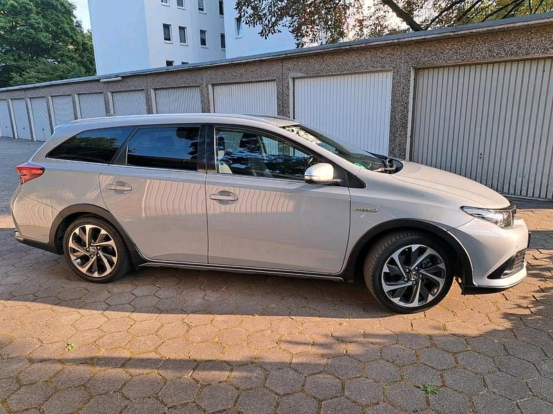 Grau Gebraucht 2018 Toyota Auris Touring Sports Style Kombi | 14.800 € (Fairer Preis) - Bild 1/4