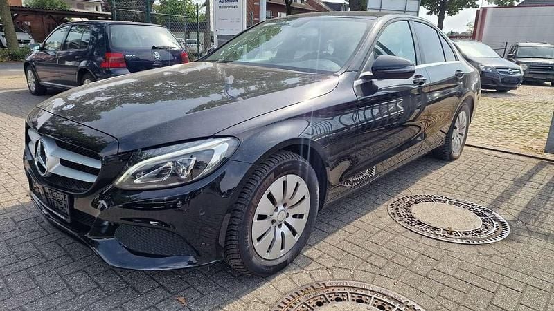 Schwarz met. Gebraucht 2015 Mercedes C200 Limousine | 11.950 € (Guter Preis) - Bild 1/4