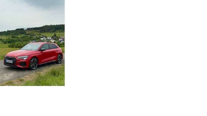 Rot Gebraucht 2023 Audi S3 Sportback Kombi | 36.900 € (Superpreis) - Bild 1/4