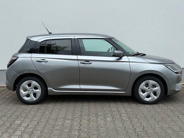 Silber Gebraucht 2025 Suzuki Swift Comfort Kleinwagen | 15.979 € (Fairer Preis) - Bild 1/4
