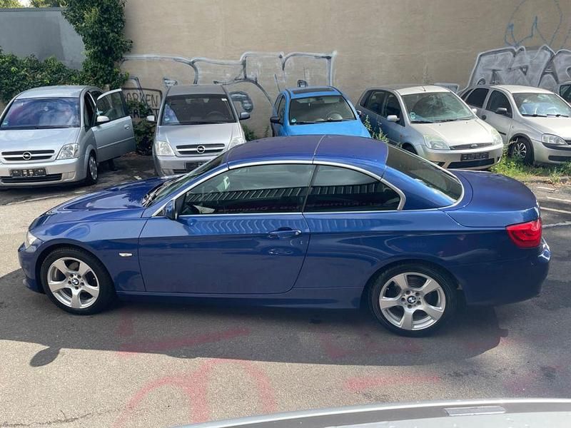 Blau Gebraucht 2011 BMW 320 Cabriolet Cabrio | 9.499 € (Guter Preis) - Bild 1/4