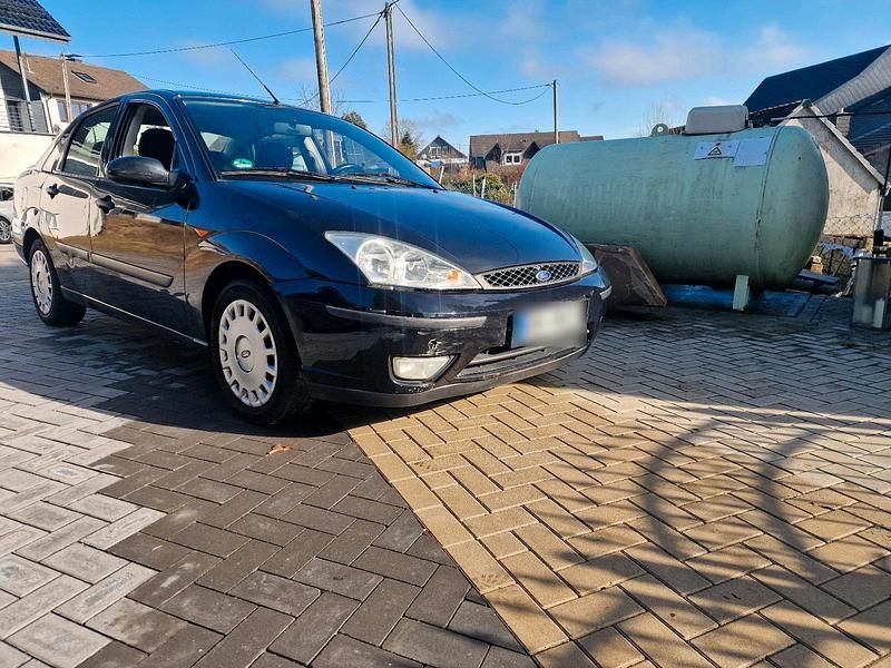 Gebraucht Ford Focus 116 PS (85 kW) 2002 Schwarz Limousine