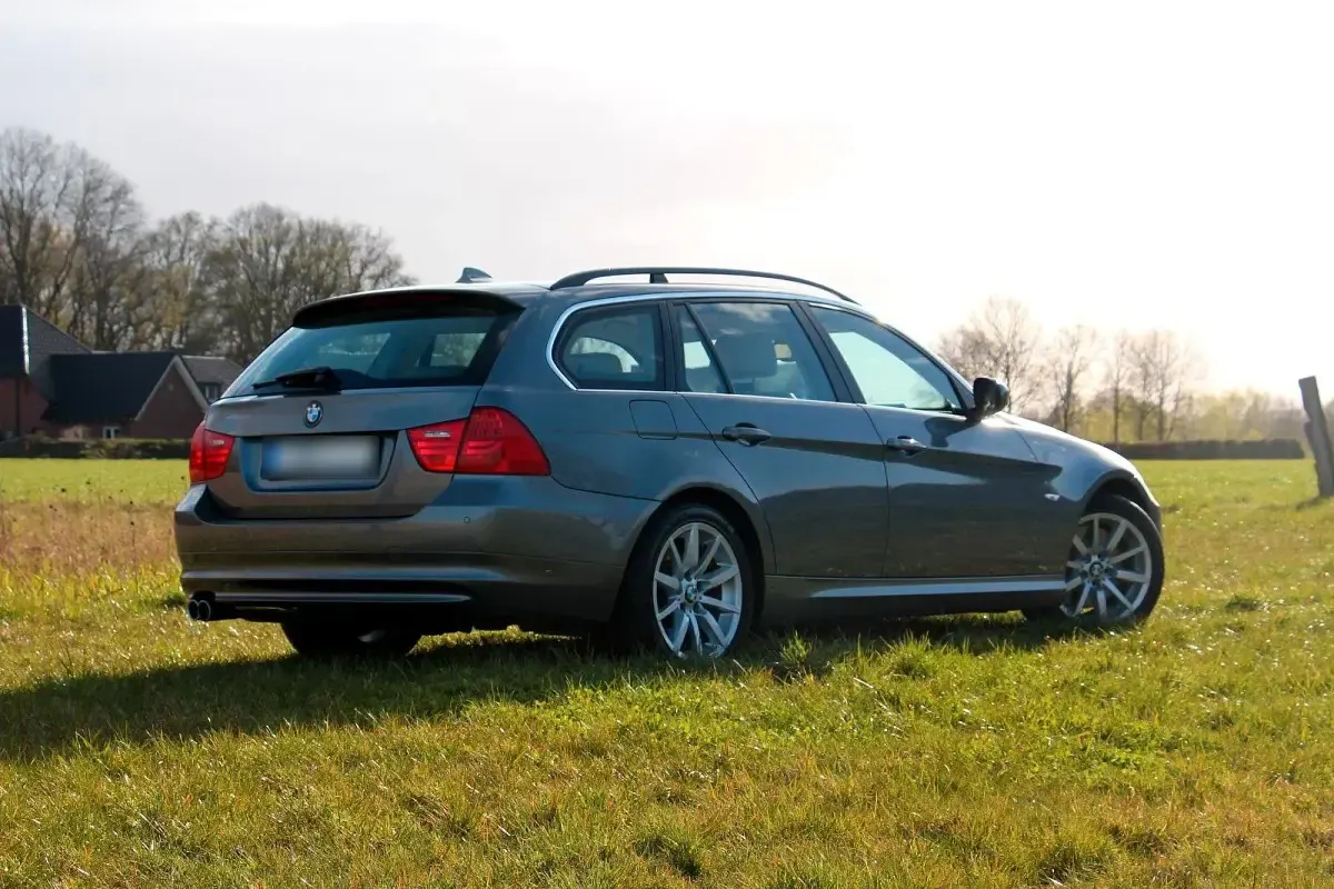 Gebraucht BMW 330 Sport Line 245 PS (180 kW) 2008 Grau Limousine
