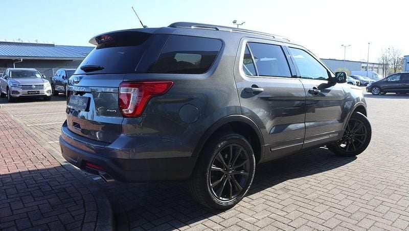 Używany Ford Explorer XLT 294 KM (216 kW) 2018 Szary SUV