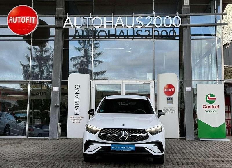 Gebraucht Mercedes GLC200 Advanced Plus 227 PS (166 kW) 2023 Opalithweiss SUV
