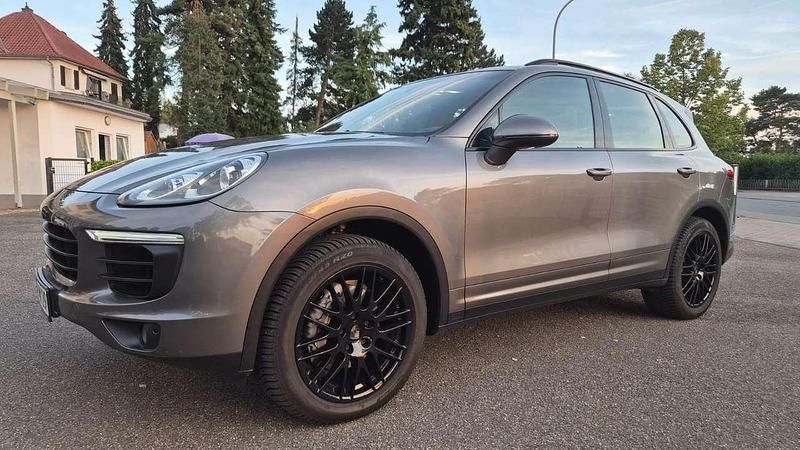 Braun Gebraucht 2015 Porsche Cayenne SUV | 29.500 € (Fairer Preis) - Bild 1/4