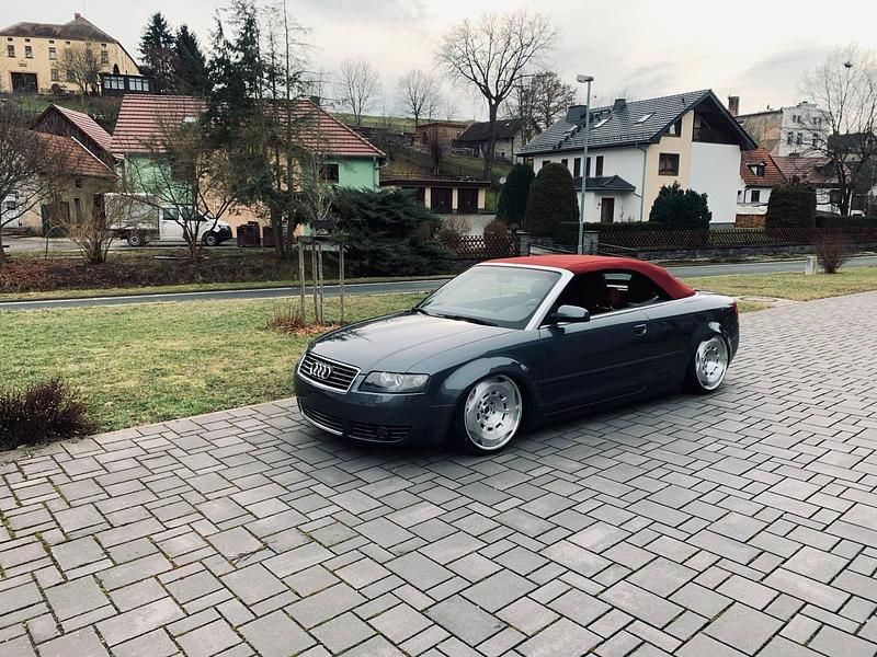 Grau Gebraucht 2005 Audi A4 Cabriolet Cabrio | 7.250 € - Bild 1/4