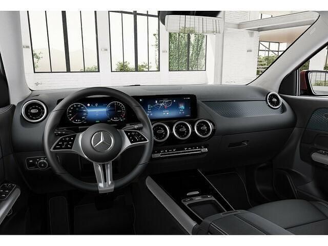Gebraucht Mercedes GLA250 Advanced 163 PS (119 kW) 2024 Rot / manufaktur patagonienrot (metallic) SUV