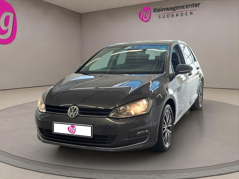 Gebraucht VW Golf VII Allstar 110 PS (80 kW) 2016 Carbon steel grey Kleinwagen