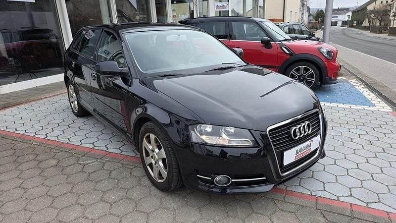 Gebraucht Audi A3 105 PS (77 kW) 2011 Schwarz Kleinwagen