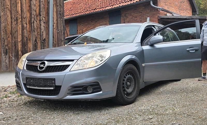 Andere farben Gebraucht 2007 Opel Vectra Kombi | 1.450 € (Guter Preis) - Bild 1/4