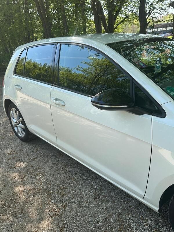 Weiß Gebraucht 2019 VW Golf VII Limousine | 14.500 € (Guter Preis) - Bild 1/4