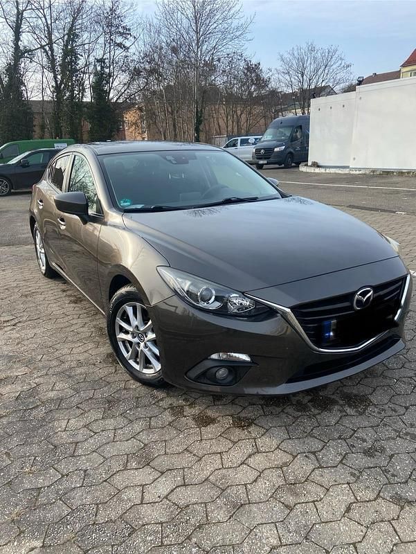 Braun Gebraucht 2015 Mazda 3 Limousine | 12.300 € (Fairer Preis) - Bild 1/4