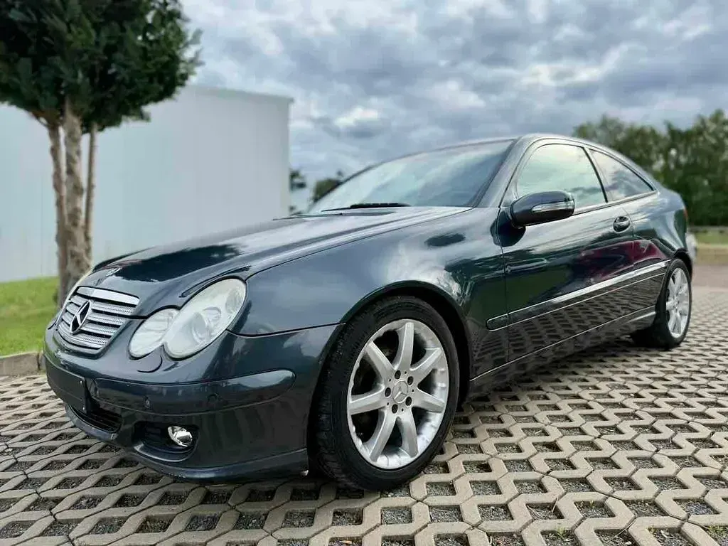 Gebraucht Mercedes C180 143 PS (105 kW) 2008 Grau Coupé
