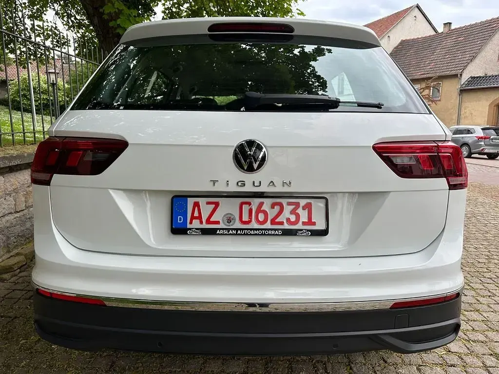 Gebraucht VW Tiguan Life 122 PS (89 kW) 2022 Weiß SUV