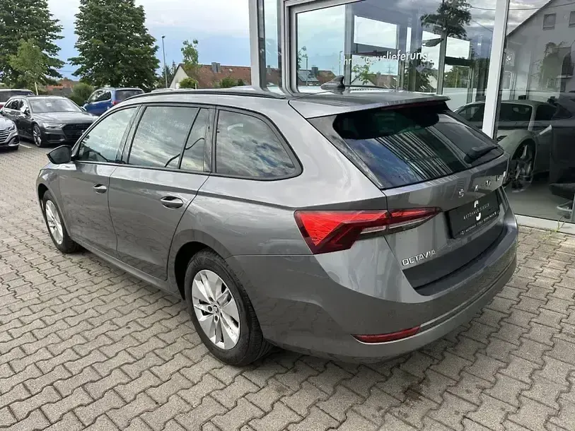 Gebraucht Skoda Octavia Ambition 150 PS (110 kW) 2022 Grau Kombi