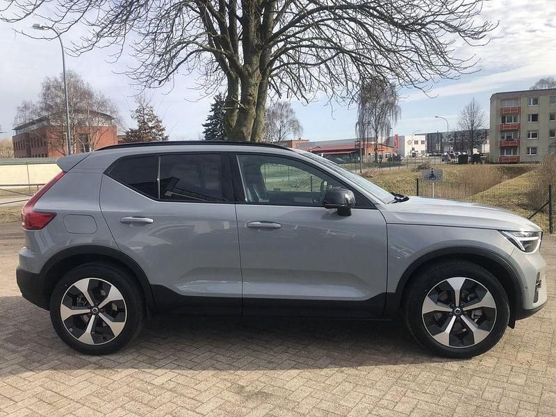 Gebraucht Volvo XC40 Plus 163 PS (119 kW) 2025 Grau SUV
