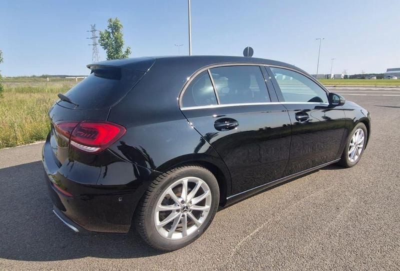 Schwarz Gebraucht 2021 Mercedes A160 Limousine | 17.400 € (Superpreis) - Bild 1/4