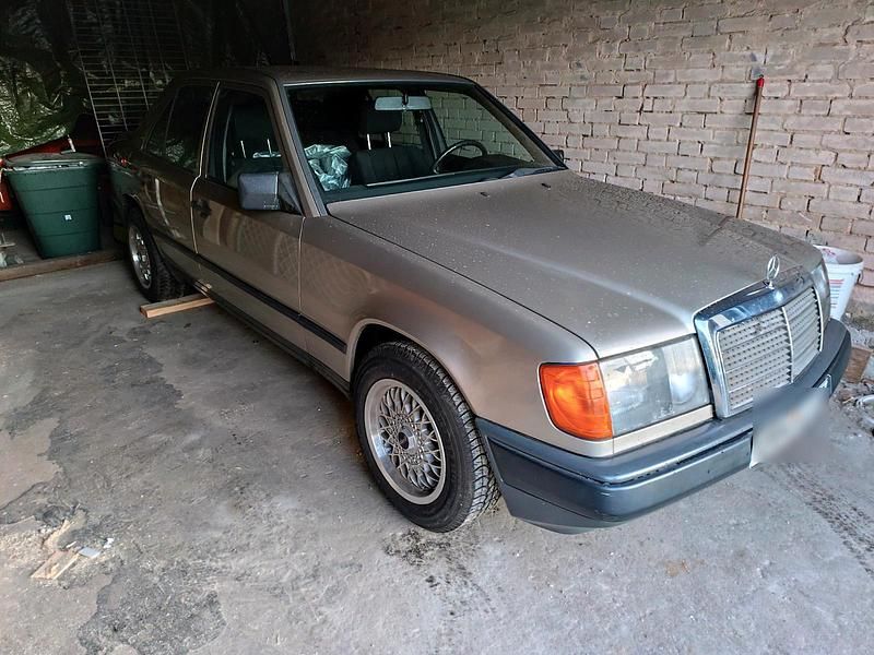 Gebraucht Mercedes E230 136 PS (100 kW) 1985 Limousine