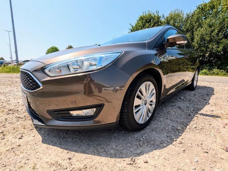 Braun Gebraucht 2016 Ford Focus Titanium Kombi | 6.800 € (Guter Preis) - Bild 1/4