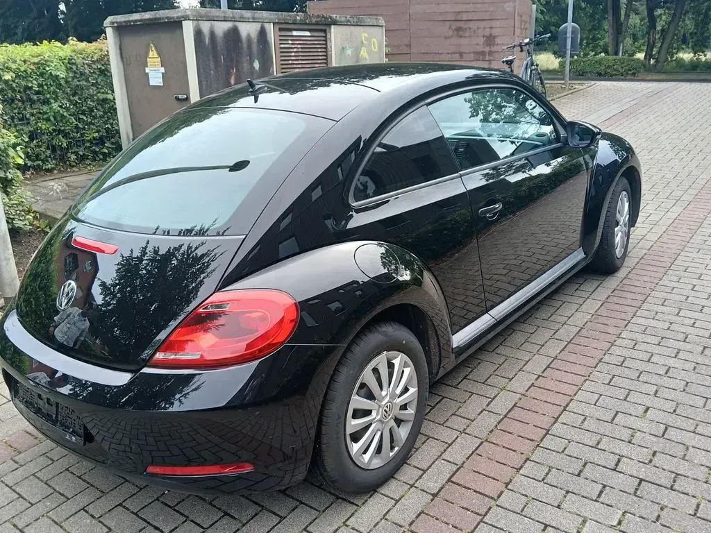 Gebraucht VW Beetle Design 105 PS (77 kW) 2014 Schwarz Kleinwagen