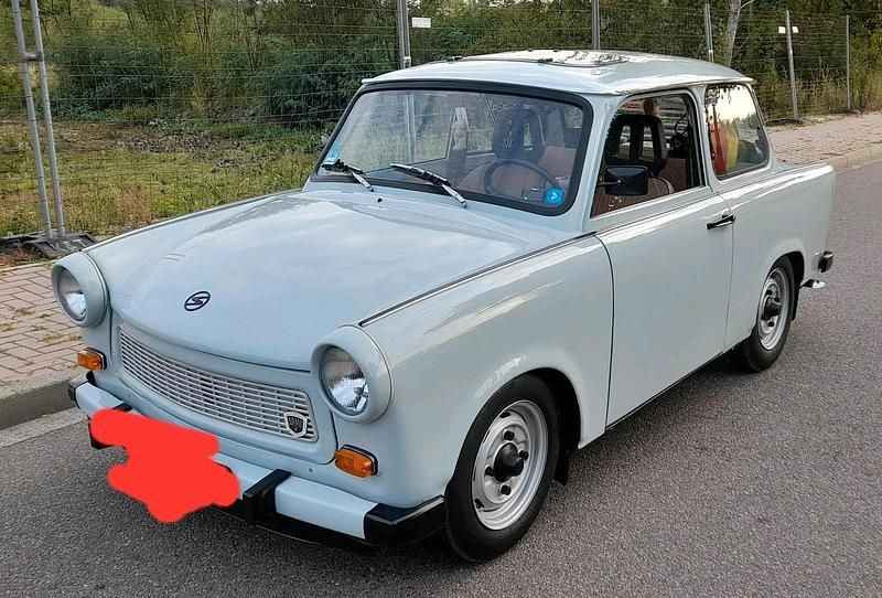 Grau Gebraucht 1987 Trabant 601 Limousine | 9.000 € - Bild 1/4