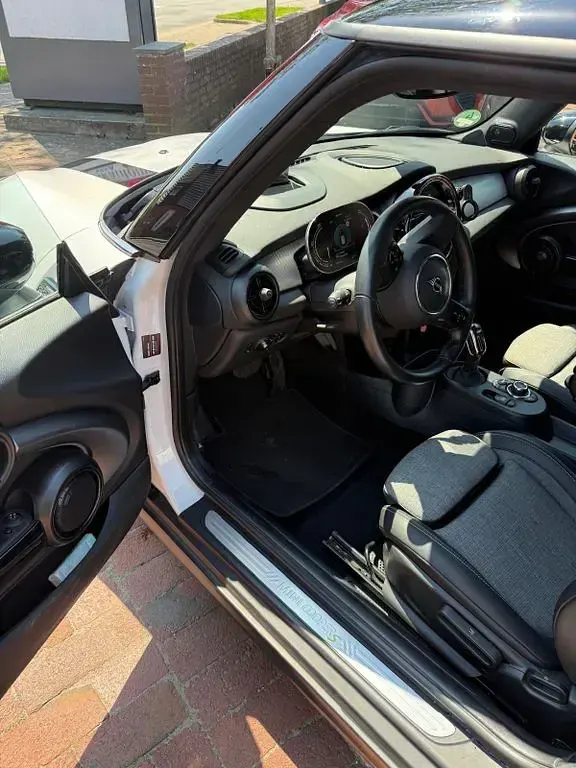 Gebraucht Mini Cooper SE 135 kW (184 PS) 2023 Weiß Kleinwagen